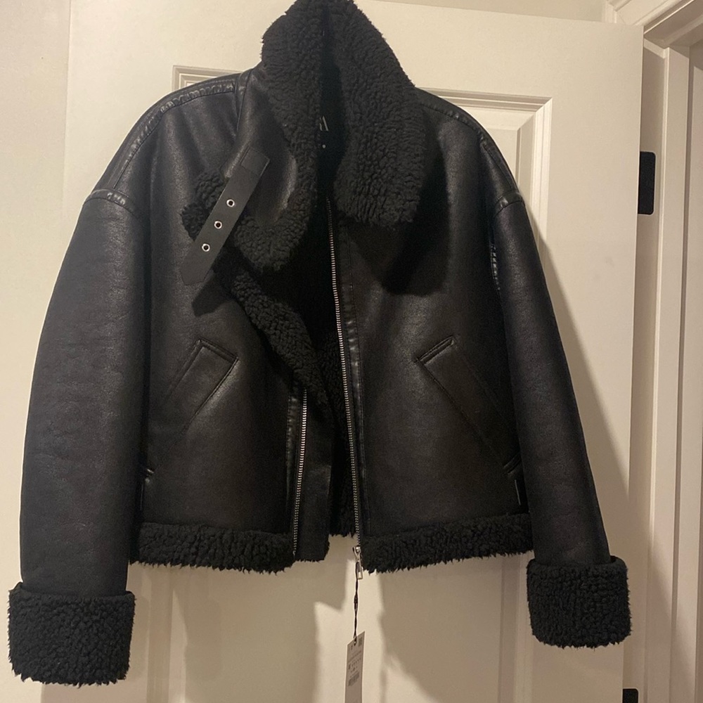 NWT Zara black Sherpa crop jacket